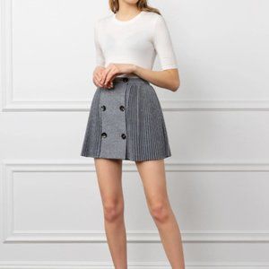 LOOKING FOR j.ing pleated skirt size medium